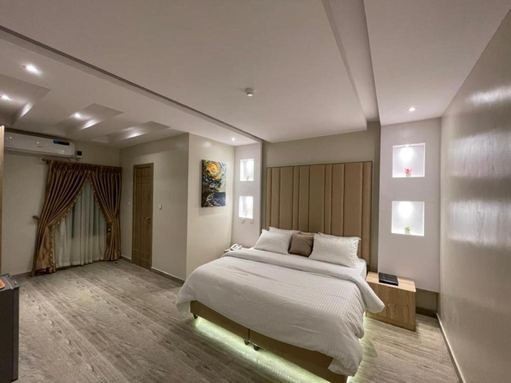 God'S Touch Apartments Signature Lagos Eksteriør billede