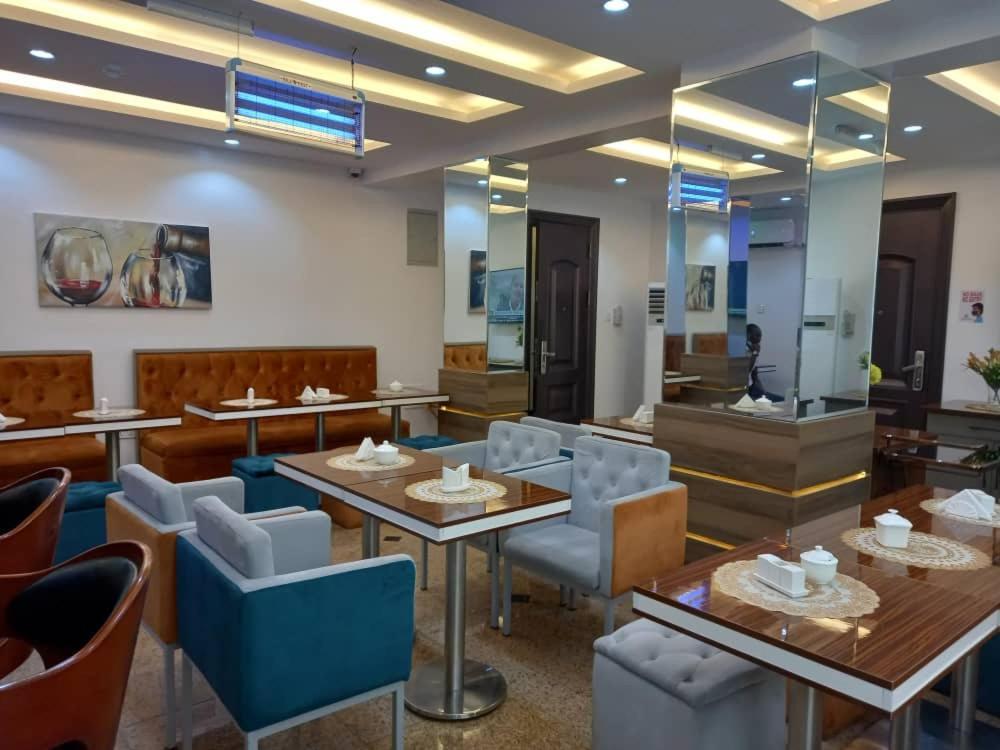 God'S Touch Apartments Signature Lagos Eksteriør billede